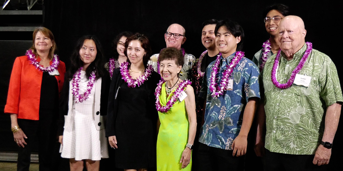 UH students with scholarship donors