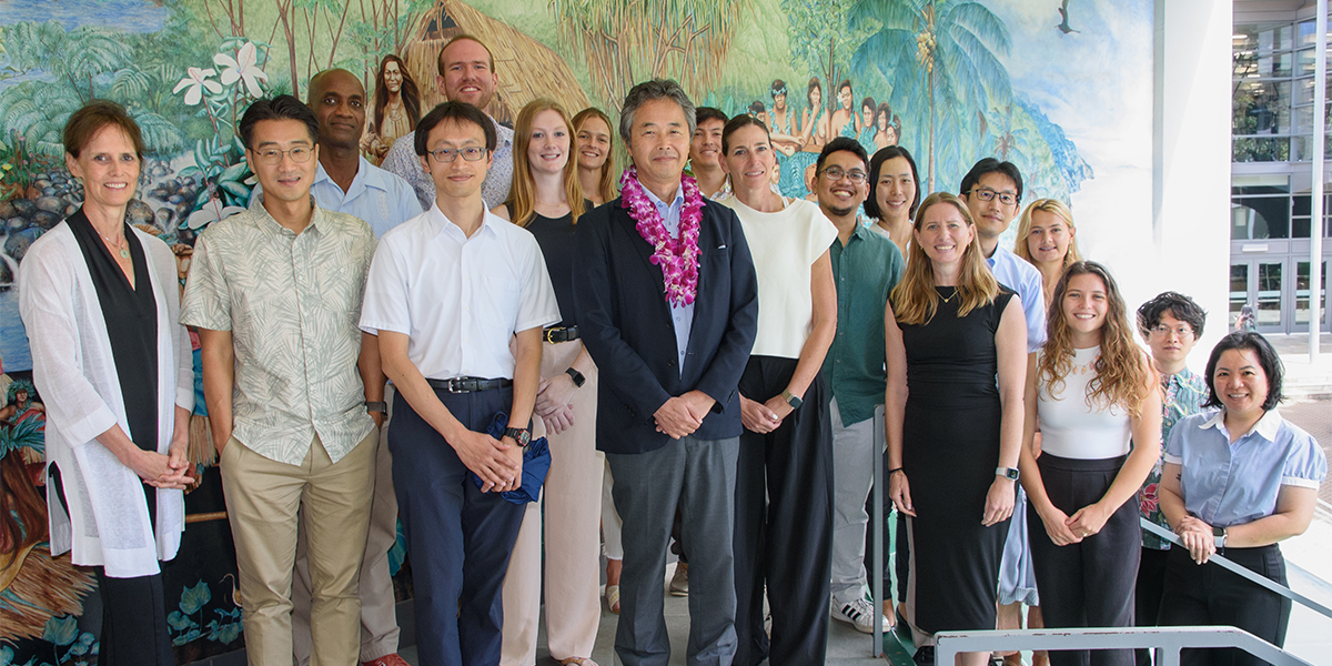 Aki Kasai and Hokkaiko University staff