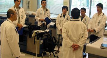 3rd year medical students training in the Bernice Char Loui Clinical Skills Laboratory at JABSOM