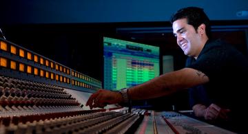 MELE Studio at Honolulu CC