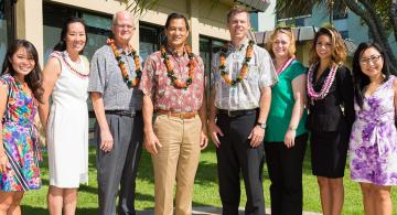 Shidler College of Business awards 290 scholarships