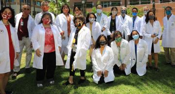 group photo of JABSOM faculty ans staff