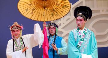 THE WHITE SNAKE, 2010 (Chinese Jingju) Photographer: Shuzo Uemoto