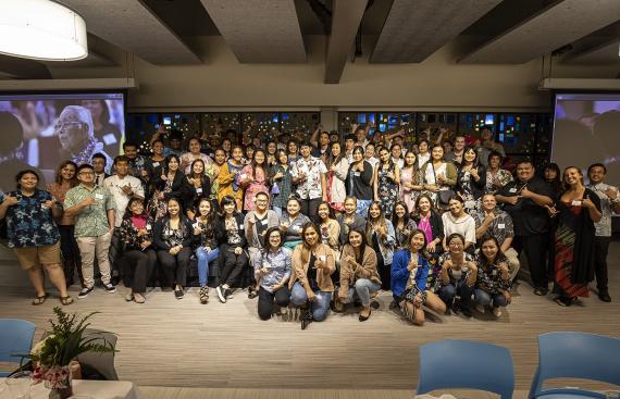 Scholarship Mahalo Dinner group photo
