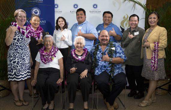 Scholarship Mahalo Dinner group photo